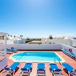 Villa Adella Tías